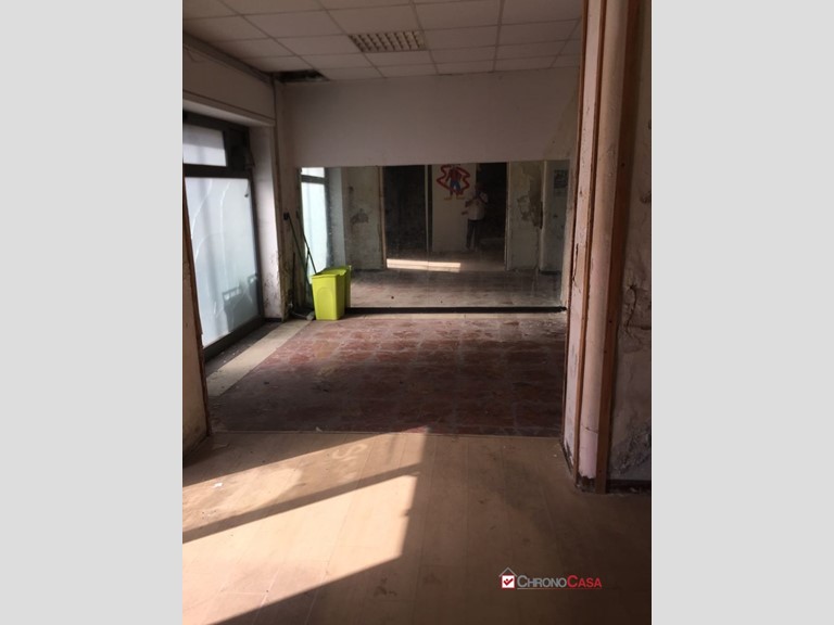 Negozio in Vendita a Messina, 52'000€, 60 m²