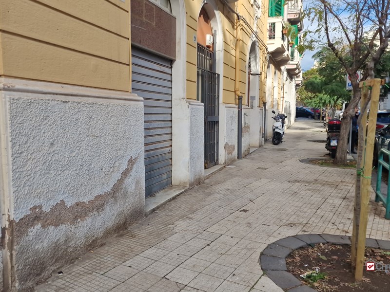 Negozio in Vendita a Messina, 45'000€, 80 m²