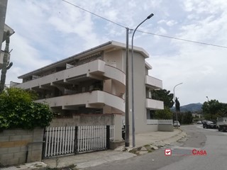 Bilocale in Affitto a Basicò, 60 m²