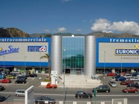 Negozio in Vendita a Messina, 190'000€, 60 m²