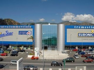 Negozio in Vendita a Messina, 190'000€, 60 m²