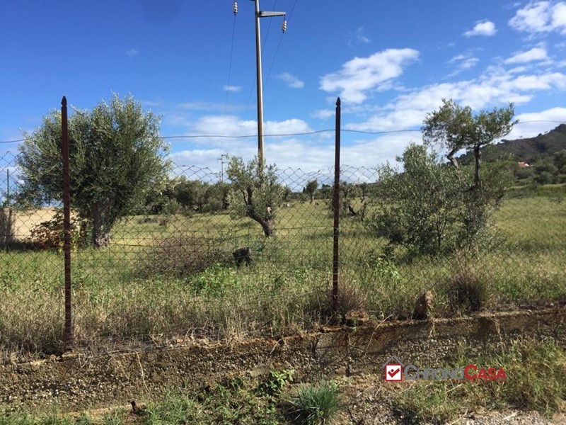 Casale in Vendita a Messina, 107'000€, 11000 m²