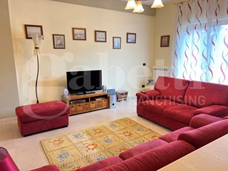 Quadrilocale in Vendita a Isernia, 105'000€, 136 m²