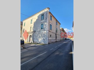Quadrilocale in Vendita a Giffoni Valle Piana, 85'000&euro;, 115 m²