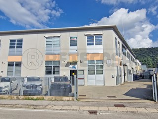 Capannone in Vendita a Trissino, 110'000&euro;, 216 m²