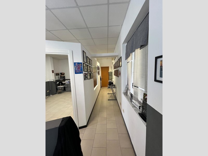 Capannone in Vendita a Sarzana, 70'000€, 55 m²