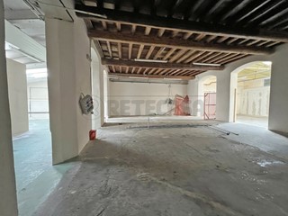 Capannone in Affitto a Valdagno, 600€, 290 m²