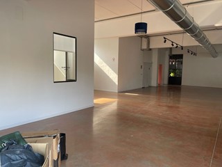 Capannone in Vendita a Pietrasanta, 500'000€, 