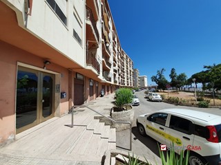 Negozio in Vendita a Messina, 60'000€, 80 m²