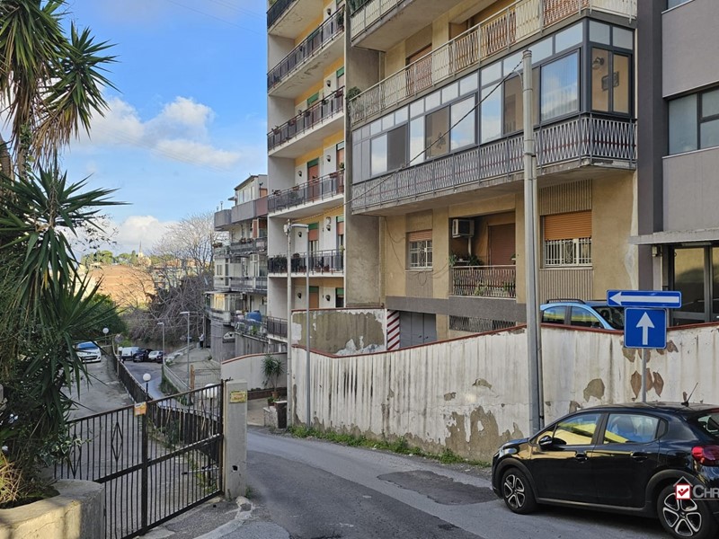 Trilocale in Vendita a Messina, 80'000€, 145 m²