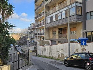 Trilocale in Vendita a Messina, 80'000&euro;, 145 m²