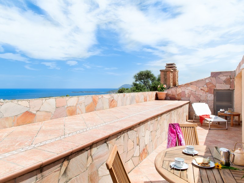 Casa Indipendente in Vendita a Olbia, 1'400'000€, 280 m², arredato