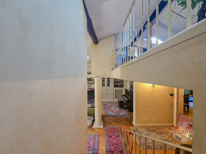 Quadrilocale in Vendita a Brescia, zona Carmine, 288'000€, 152 m²