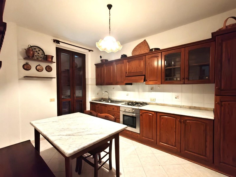 Quadrilocale in Vendita a Montignoso, 220'000€, 80 m², arredato, con Box