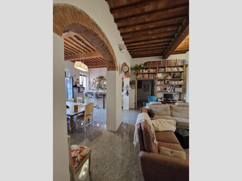 Appartamento in Vendita a Capannoli, zona San Pietro In Belvedere, 239'000€, 180 m², arredato