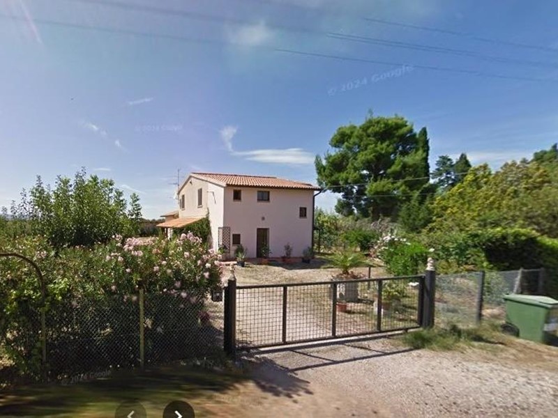 Casale in Vendita a Roccastrada, zona Sticciano, 350'000€, 250 m², arredato, con Box
