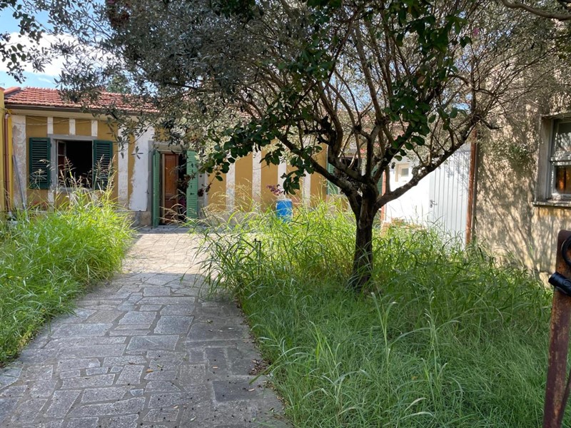 Casa Indipendente in Vendita a Vecchiano, zona Avane, 95'000€, 60 m²