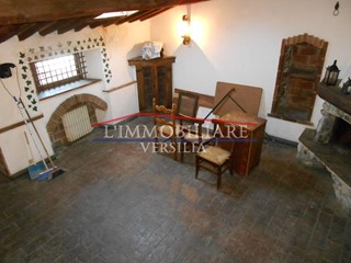 Quadrilocale in Vendita a Carrara, zona Marina di Carrara, 135'000€, 70 m²