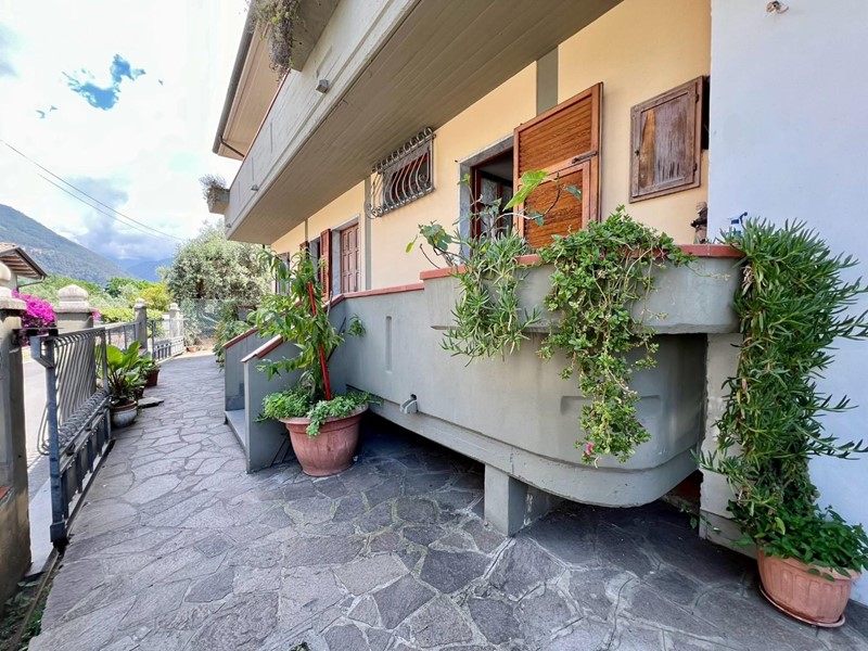 Casa Indipendente in Vendita a Massa, 450'000&euro;, 200 m², arredato