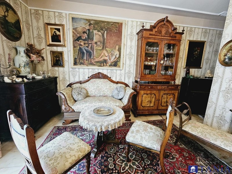 Appartamento in Vendita a Carrara, 230'000€, 160 m²