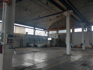 Capannone in Vendita a Thiene, 1420 m²