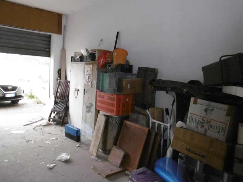 Immobile commerciale in Vendita a Roma, 70'000€, 76 m²