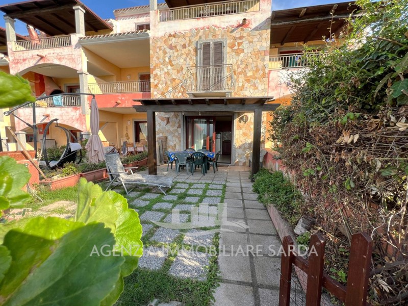 Trilocale in Vendita a Castelsardo, zona Lu Bagnu, 129'000€, 58 m², arredato