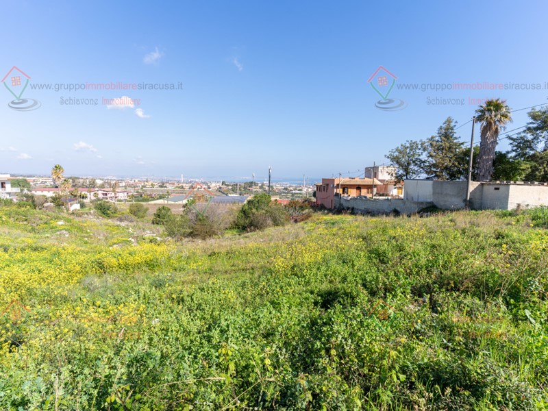 Terreno edificabile in Vendita a Siracusa, zona Belvedere, 30'000€, 1323 m²