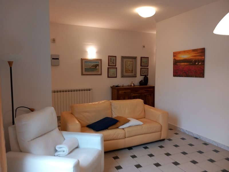 Casa Semi Indipendente in Vendita a Santo Stefano di Magra, zona Ponzano Magra, 298'000€, 173 m², con Box