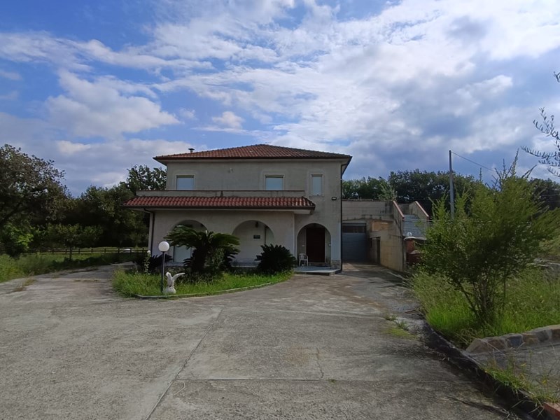 Casa Indipendente in Vendita a Ascea, zona Ascea, 350'000€, 450 m², arredato
