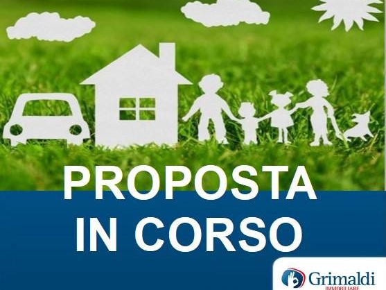 Trilocale in Vendita a L'Aquila, zona Acquasanta, 195'000€, 85 m², arredato