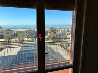 Attico in Vendita a Camaiore, zona Lido di Camaiore, 600'000&euro;, 90 m², arredato