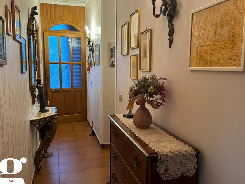 Trilocale in Affitto a Patti, 90 m²