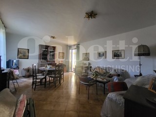 Casa Indipendente in Vendita a Gubbio, 165'000&euro;, 150 m²