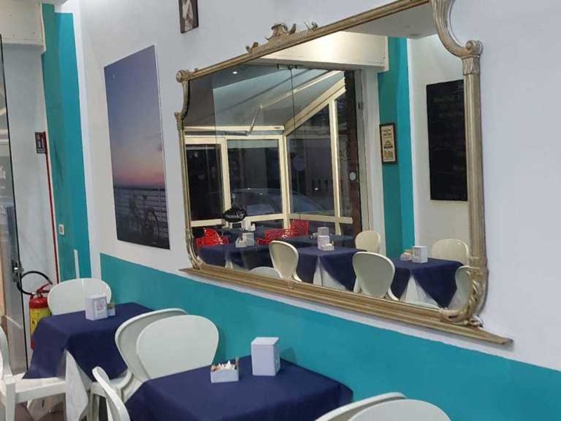 Attività commerciale in Vendita a La Spezia, zona SEMI CENTRO, 45 m²