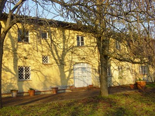 Villa in Vendita a Lucca, zona Est, 640'000€, 550 m²