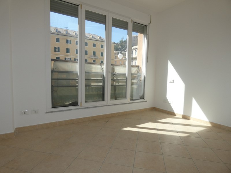 Appartamento in Vendita a Genova, zona San Teodoro, 240'000€, 107 m²