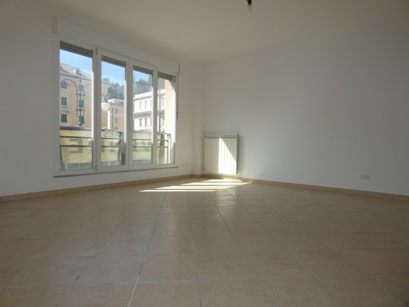 Appartamento in Vendita a Genova, zona San Teodoro, 200'000€, 94 m²