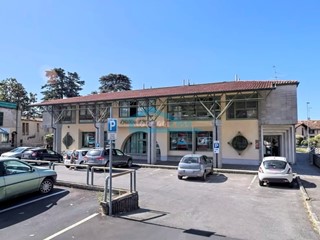 Ufficio in Affitto a Adro, 590€, 80 m²