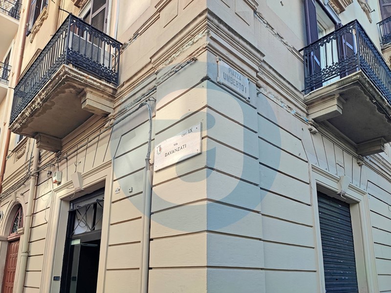 Immobile commerciale in Affitto a Bari, zona Murat, 1'200€, 28 m²