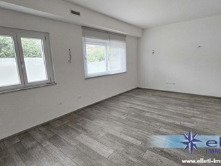 Bilocale in Vendita a Massa, 250'000€, 67 m²