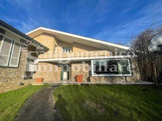 Villa in Vendita a Casciana Terme Lari, zona Perignano, 550'000€, 342 m², arredato