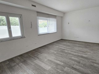 Bilocale in Vendita a Massa, 250'000€, 67 m²