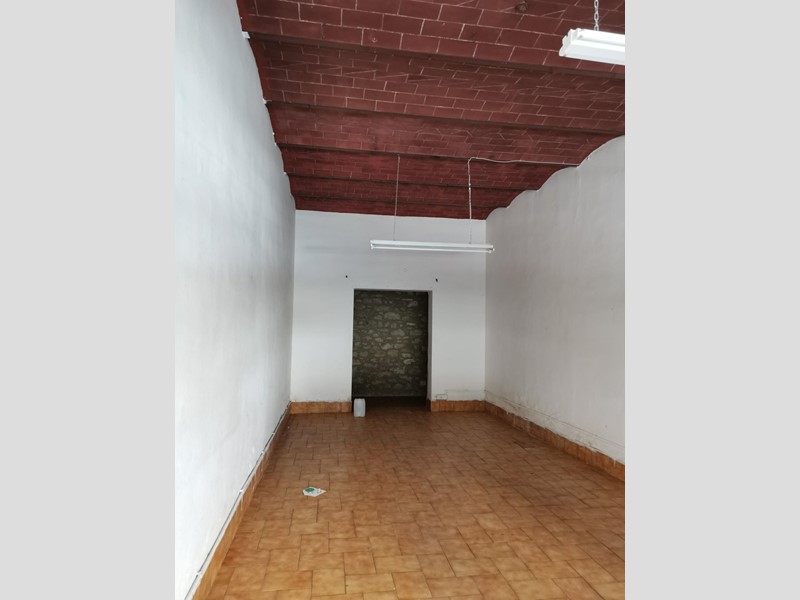 Immobile commerciale in Affitto a Poggibonsi, 450€, 50 m²
