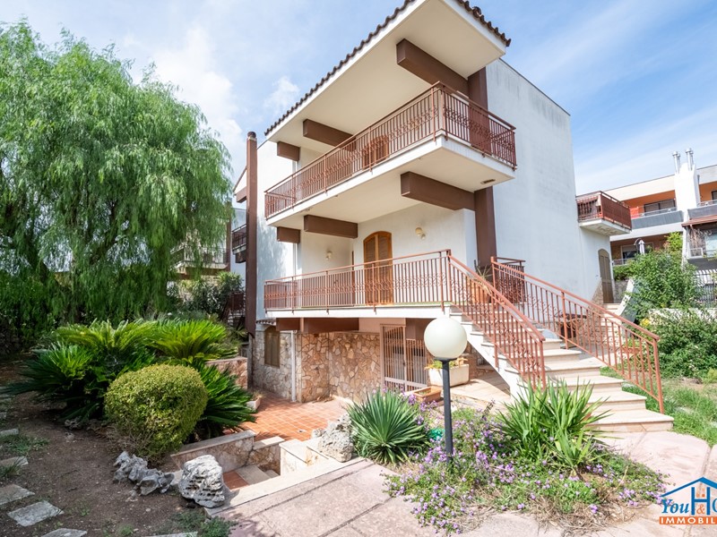 Villa in Vendita a Bari, 515'000€, 270 m²