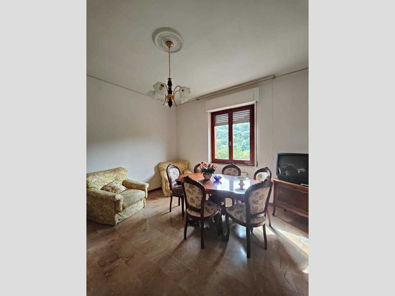 Appartamento in Vendita a Aulla, 110'000€, 110 m², arredato