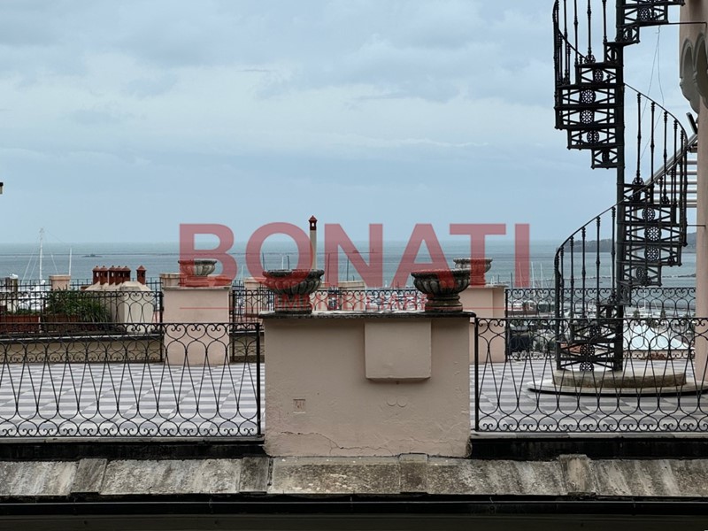 Appartamento in Vendita a La Spezia, zona Centro, 500'000€, 170 m²
