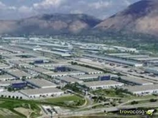 Capannone in Vendita a Massarosa, 4'200'000€, 5300 m²