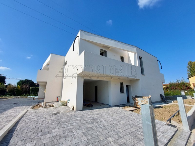 Casa Indipendente in Vendita a Noventa Padovana, 470'000€, , con Box