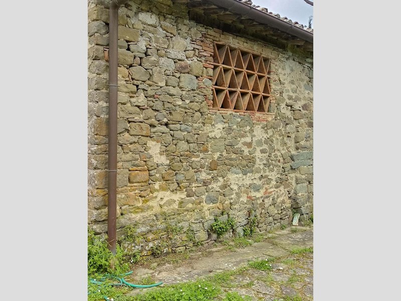Casale in Vendita a Greve in Chianti, zona collinare, 465'000€, 670 m², con Box